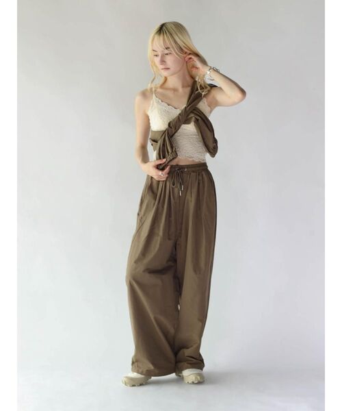 :ETHROF(イーサオブ)の「2WAY WAIST-WRAP WIDE PANTS(その他パンツ・レディース・アイボリー/ブラック/ブラウン・MEDIUM)」の17枚目の写真