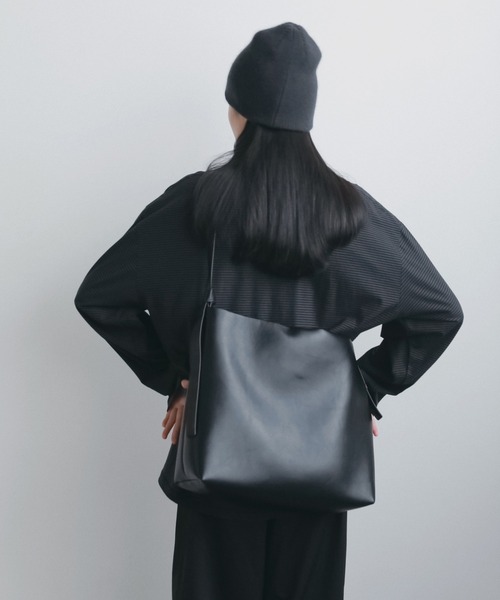 anuke(アンヌーク)の「Ecoleather Tote Bag(トートバッグ・レディース・ブラウン/ブラック・FREE)」の1枚目の写真