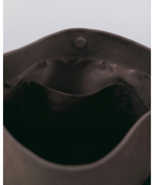 anuke(アンヌーク)の「Ecoleather Tote Bag(トートバッグ・レディース・ブラウン/ブラック・FREE)」の14枚目の写真
