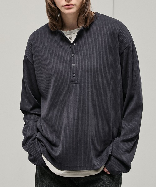 Alfred Alex(アルフレッドアレックス)の「【Alfred Alex】Military Ribbed Henley T-Shirt / テレコリブ ヘンリーネック長袖Tシャツ(Tシャツ/カットソー・メンズ・チャコール/オフホワイト/ブラック/杢グレー/ダークブラウン系/ダークネイビー/レッド・M/L)」の6枚目の写真