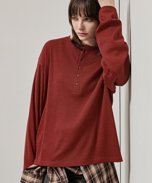 Alfred Alex(アルフレッドアレックス)の「【Alfred Alex】Military Ribbed Henley T-Shirt / テレコリブ ヘンリーネック長袖Tシャツ(Tシャツ/カットソー・メンズ・チャコール/オフホワイト/ブラック/杢グレー/ダークブラウン系/ダークネイビー/レッド・M/L)」の11枚目の写真