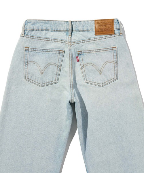 Levi's(リーバイス)の「Levi's/リーバイス LOW LOOSE ジーンズ ライトインディゴ(デニムパンツ・レディース・ライトインディゴブルー・28inch/27inch/26inch/25inch/24inch/23inch)」の2枚目の写真