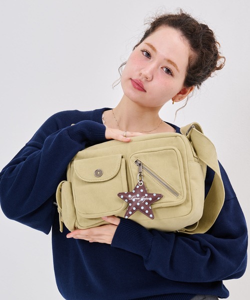 TINA:JOJUN(ティーナジョジュン)の「星付き ショルダー バッグ TINA:JOJUN(ショルダーバッグ・レディース・ブラウン/オリーブ・フリー)」の4枚目の写真
