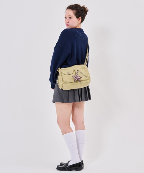 TINA:JOJUN(ティーナジョジュン)の「星付き ショルダー バッグ TINA:JOJUN(ショルダーバッグ・レディース・ブラウン/オリーブ・フリー)」の8枚目の写真