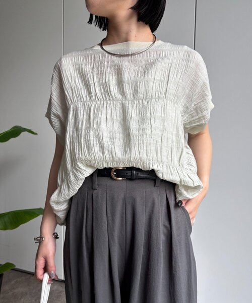 Jena espace merveilleux（ジェナ　エスパスメルヴェイユ）の「シャーリングブラウス（シャツ/ブラウス・レディース・グリーン/ベージュ/ブラック・FREE）」の3枚目の写真
