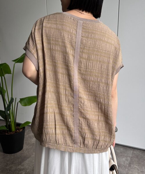 Jena espace merveilleux（ジェナ　エスパスメルヴェイユ）の「シャーリングブラウス（シャツ/ブラウス・レディース・グリーン/ベージュ/ブラック・FREE）」の15枚目の写真