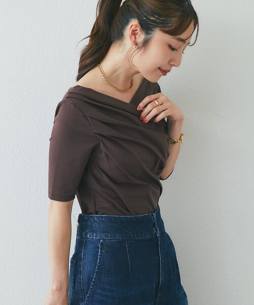 La boutique BonBon(ラブティックボンボン)の「【2サイズ展開あり・全骨格着映え】ドレープカシュクールハーフスリーブカットソー(Tシャツ/カットソー・レディース・オフホワイト/ピンク/ブラウン・SMALL/FREE)」の20枚目の写真