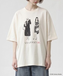 SLICK（スリック）の「【SLICK スリック】THE DEVIL WEARS PRADA Printed T-shirt 02   プラダを着た悪魔 ロゴプリントTシャツ   パウダー加工   オーバーサイズ   ヴィンテージライク（Tシャツ/カットソー）」