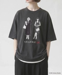 SLICK（スリック）の「【SLICK スリック】THE DEVIL WEARS PRADA Printed T-shirt 02   プラダを着た悪魔 ロゴプリントTシャツ   パウダー加工   オーバーサイズ   ヴィンテージライク（Tシャツ/カットソー）」