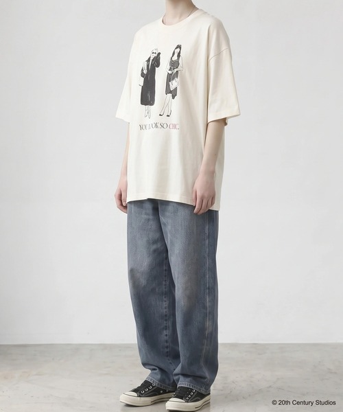 SLICK(スリック)の「【SLICK/スリック】THE DEVIL WEARS PRADA Printed T-shirt 02 / プラダを着た悪魔 ロゴプリントTシャツ / パウダー加工 / オーバーサイズ / ヴィンテージライク(Tシャツ/カットソー・メンズ・ブラック/ホワイト・3/2/1)」の18枚目の写真