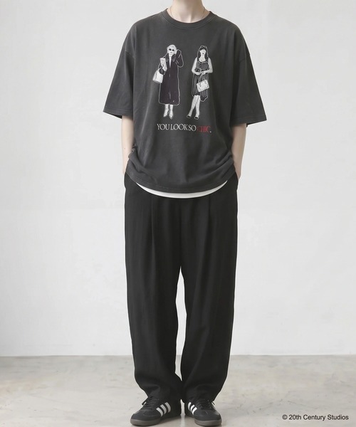 SLICK(スリック)の「【SLICK/スリック】THE DEVIL WEARS PRADA Printed T-shirt 02 / プラダを着た悪魔 ロゴプリントTシャツ / パウダー加工 / オーバーサイズ / ヴィンテージライク(Tシャツ/カットソー・メンズ・ブラック/ホワイト・3/2/1)」の7枚目の写真