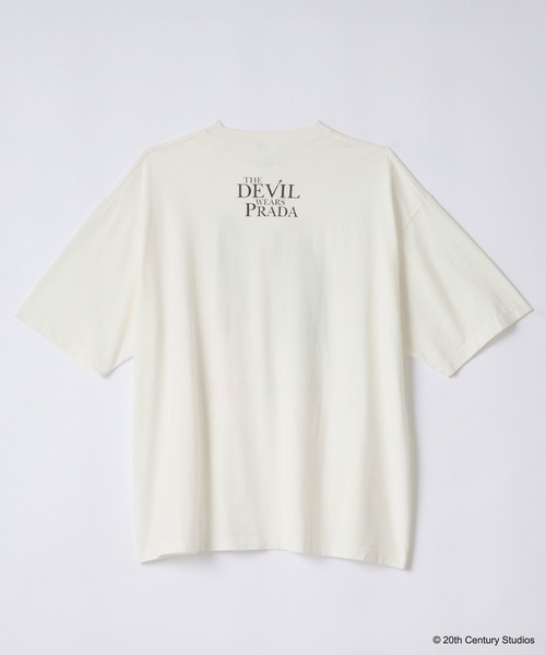 SLICK(スリック)の「【SLICK/スリック】THE DEVIL WEARS PRADA Printed T-shirt 02 / プラダを着た悪魔 ロゴプリントTシャツ / パウダー加工 / オーバーサイズ / ヴィンテージライク(Tシャツ/カットソー・メンズ・ブラック/ホワイト・3/2/1)」の13枚目の写真