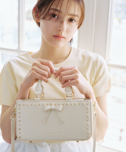 JILL by JILL STUART（ジルバイジルスチュアート）の「スタッズリボンバッグ（ショルダーバッグ・レディース・ホワイト/ブラック/ピンク・FREE）」の5枚目の写真