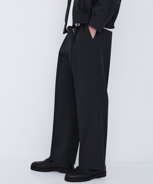 UNITED TOKYO(ユナイテッドトウキョウ)の「【数量限定】Super120s WOOL SERGE 2TUCK PANTS(スラックス・メンズ・ダークグレー/ブラック/グレー系その他・1/2)」の3枚目の写真