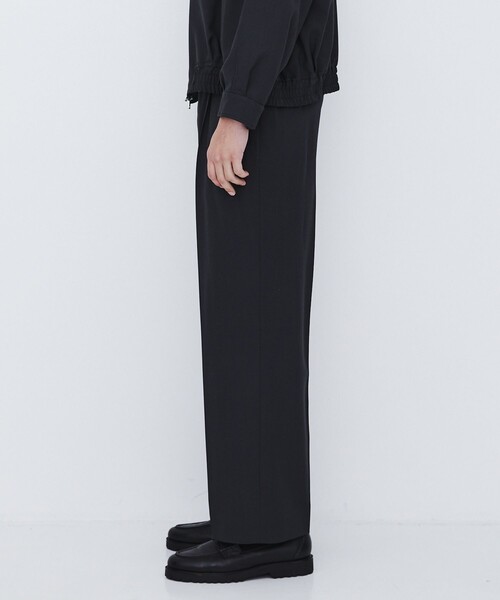 UNITED TOKYO(ユナイテッドトウキョウ)の「【数量限定】Super120s WOOL SERGE 2TUCK PANTS(スラックス・メンズ・ダークグレー/ブラック/グレー系その他・1/2)」の15枚目の写真