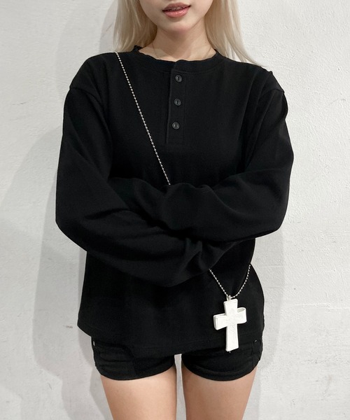 lilful(リルフル)の「【26年秋冬新作】スパンリブヘンリーネック長袖Tシャツ(Tシャツ/カットソー・メンズ・ブラック/ホワイト・M/L)」の3枚目の写真