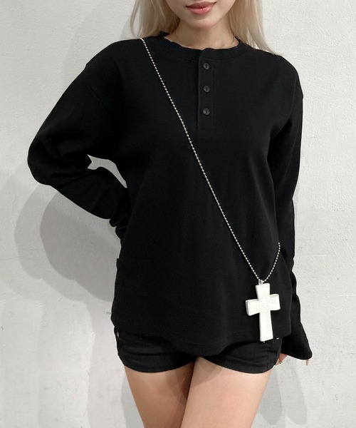 lilful(リルフル)の「【26年秋冬新作】スパンリブヘンリーネック長袖Tシャツ(Tシャツ/カットソー・メンズ・ブラック/ホワイト・M/L)」の4枚目の写真