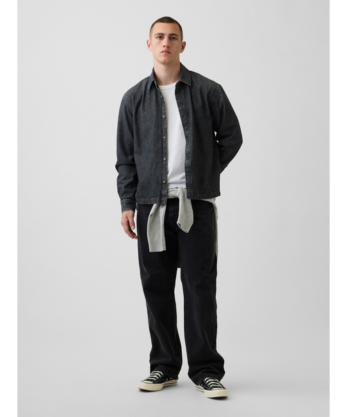 GAP（ギャップ）の「デニム リラックスフィット ストレートヘムシャツ（シャツ/ブラウス・メンズ・ブラック・XL/L/M/S/XS）」の2枚目の写真