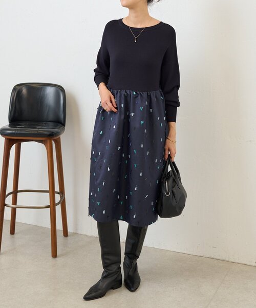 BEARDSLEY(ビアズリー)の「《ZOZO先行販売開始》フェザー刺繍コンビワンピ(ワンピース・レディース・ネイビー・FREE)」の2枚目の写真