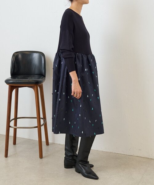 BEARDSLEY(ビアズリー)の「《ZOZO先行販売開始》フェザー刺繍コンビワンピ(ワンピース・レディース・ネイビー・FREE)」の3枚目の写真