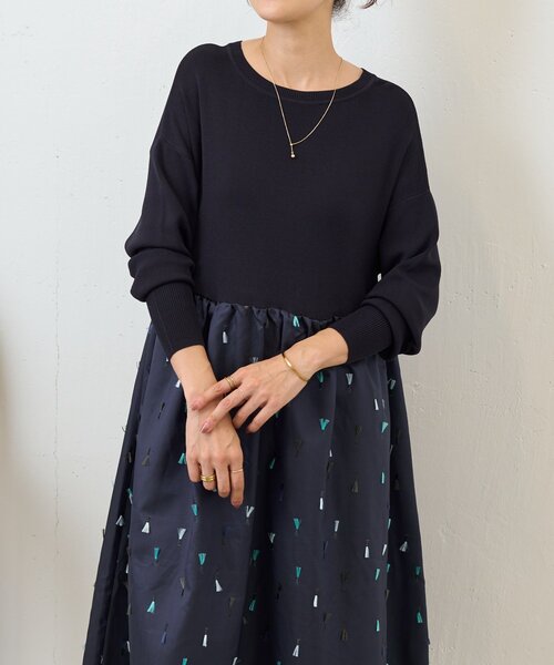 BEARDSLEY(ビアズリー)の「《ZOZO先行販売開始》フェザー刺繍コンビワンピ(ワンピース・レディース・ネイビー・FREE)」の7枚目の写真