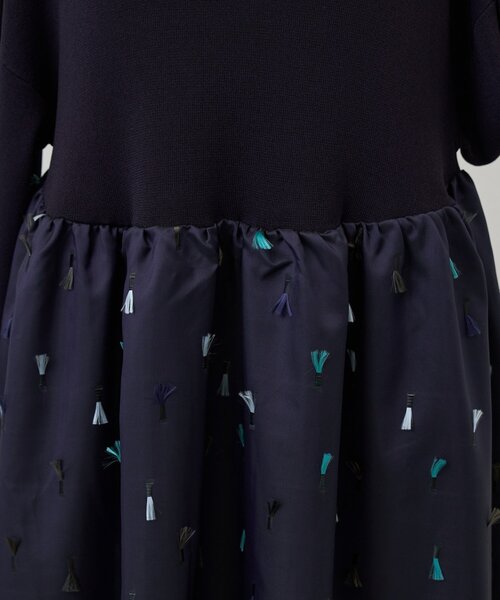 BEARDSLEY(ビアズリー)の「《ZOZO先行販売開始》フェザー刺繍コンビワンピ(ワンピース・レディース・ネイビー・FREE)」の20枚目の写真