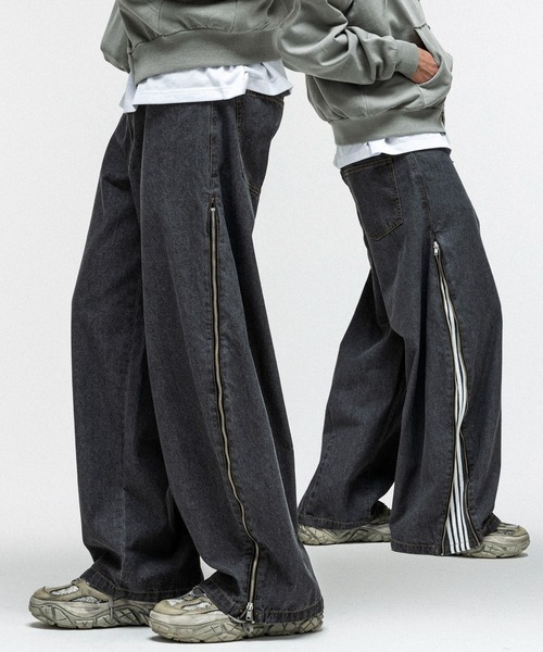 ILL'S(イルズ)の「2way SIDE ZIP BARREL-LEG DENIM PANTS / 2wayサイドジップバレルレッグデニムパンツ バギーパンツ ワイド サイドライン メンズ レディース ユニセックス(その他パンツ・メンズ・ブルー/グレー/ブラック・L/M)」の2枚目の写真