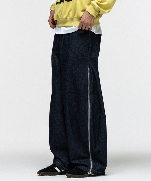 ILL'S(イルズ)の「2way SIDE ZIP BARREL-LEG DENIM PANTS / 2wayサイドジップバレルレッグデニムパンツ バギーパンツ ワイド サイドライン メンズ レディース ユニセックス(その他パンツ・メンズ・ブルー/グレー/ブラック・L/M)」の5枚目の写真