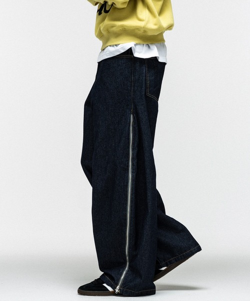 ILL'S(イルズ)の「2way SIDE ZIP BARREL-LEG DENIM PANTS / 2wayサイドジップバレルレッグデニムパンツ バギーパンツ ワイド サイドライン メンズ レディース ユニセックス(その他パンツ・メンズ・ブルー/グレー/ブラック・L/M)」の6枚目の写真