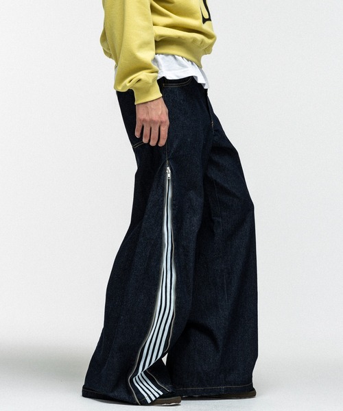 ILL'S(イルズ)の「2way SIDE ZIP BARREL-LEG DENIM PANTS / 2wayサイドジップバレルレッグデニムパンツ バギーパンツ ワイド サイドライン メンズ レディース ユニセックス(その他パンツ・メンズ・ブルー/グレー/ブラック・L/M)」の10枚目の写真