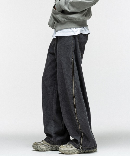 ILL'S(イルズ)の「2way SIDE ZIP BARREL-LEG DENIM PANTS / 2wayサイドジップバレルレッグデニムパンツ バギーパンツ ワイド サイドライン メンズ レディース ユニセックス(その他パンツ・メンズ・ブルー/グレー/ブラック・L/M)」の22枚目の写真
