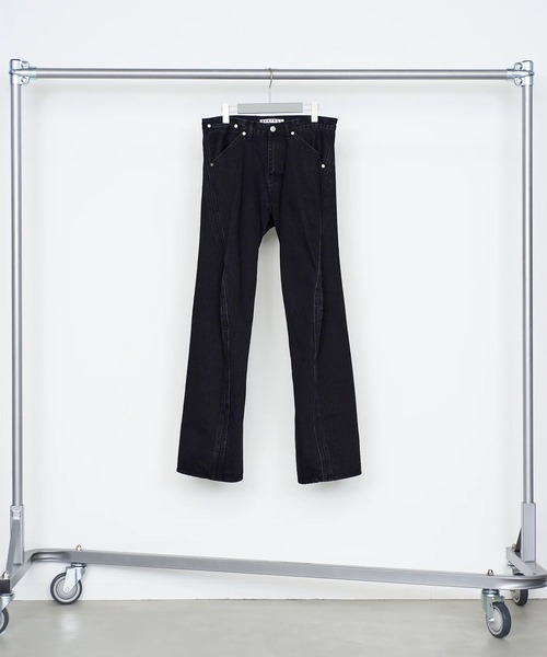 NVRFRGT（ネヴァーフォーゲット）の「【NVRFRGT/ネバーフォゲット】3D TWISTED JEANS（デニムパンツ・メンズ・ブラック・1/2）」の4枚目の写真