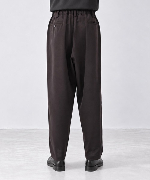 UJOH(ウジョー)の「【UJOH HOMME】別注 Wide 2 Tuck PNT(その他パンツ・メンズ・ブラック/ブラウン・4/5)」の5枚目の写真