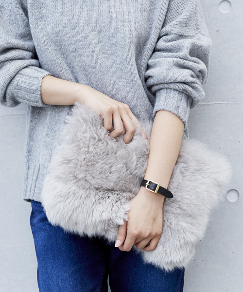 STUDIOUS（ステュディオス）の「【STUDIOUS】 ファークラッチBAG（クラッチバッグ・レディース・ライトグレー/バーガンディー/ネイビー・FREE）」の4枚目の写真