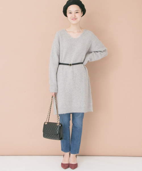 URBAN RESEARCH（アーバンリサーチ）の「ラクーンVネックニットワンピース（ワンピース・レディース・ライトグレー/ミント・FREE）」の9枚目の写真