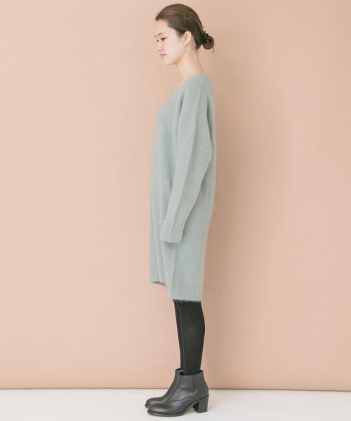 URBAN RESEARCH（アーバンリサーチ）の「ラクーンVネックニットワンピース（ワンピース・レディース・ライトグレー/ミント・FREE）」の15枚目の写真