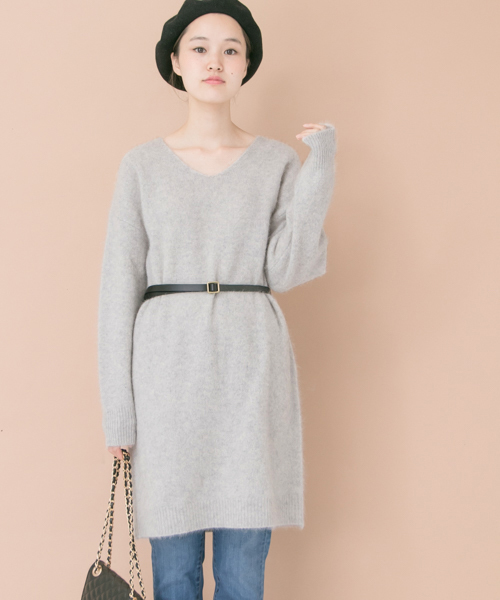 URBAN RESEARCH（アーバンリサーチ）の「ラクーンVネックニットワンピース（ワンピース・レディース・ライトグレー/ミント・FREE）」の19枚目の写真