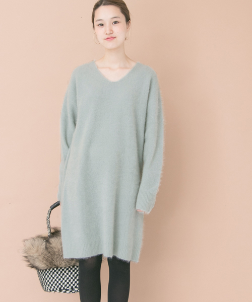 URBAN RESEARCH（アーバンリサーチ）の「ラクーンVネックニットワンピース（ワンピース・レディース・ライトグレー/ミント・FREE）」の20枚目の写真