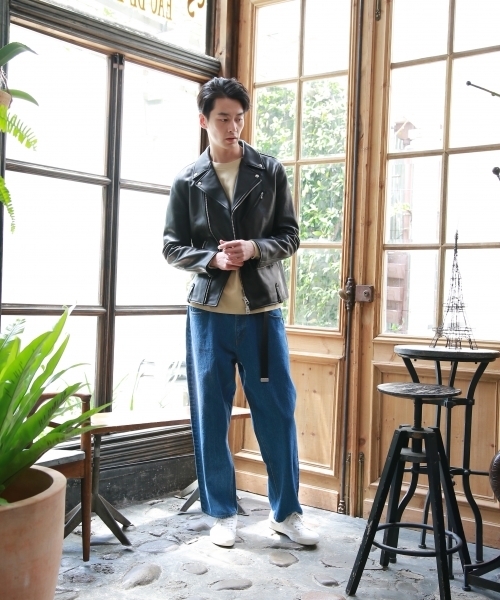 niko and...（ニコアンド）の「ワイドテーパードデニムパンツ（デニムパンツ・メンズ・ネイビー/ブルー・MEDIUM/LARGE）」の4枚目の写真