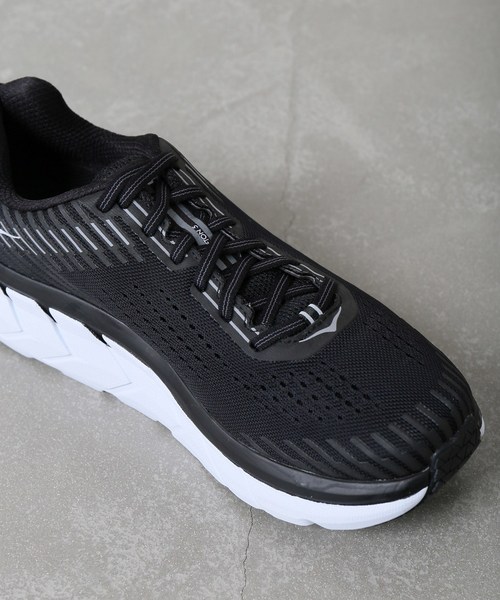 HOKA(ホカ)の「HOKA ONEONE / ホカ オネオネ CLIFTON5(スニーカー・メンズ・ブラック・25.5/26/26.5/27/27.5/28/29)」の9枚目の写真