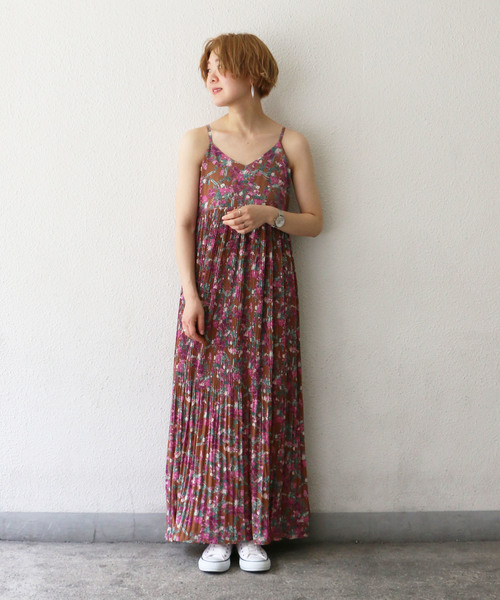 notch.(ノッチ)の「花柄プリーツキャミワンピース(ワンピース・レディース・ブラウン/オフホワイト・TM/M)」の9枚目の写真