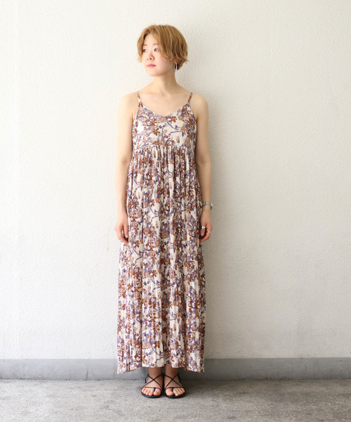 notch.(ノッチ)の「花柄プリーツキャミワンピース(ワンピース・レディース・ブラウン/オフホワイト・TM/M)」の12枚目の写真