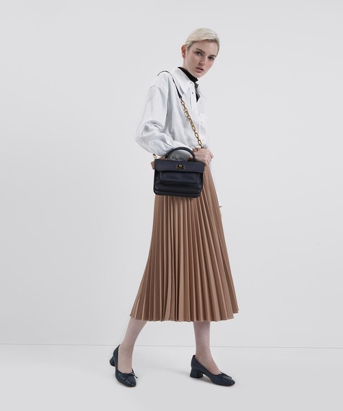 CHARLES & KEITH（チャールズ & キース）の「レジンエフェクト バックルハンドバッグ / Resin-Effect Buckle Handbag（ハンドバッグ・レディース・ブラック/ライトブラウン/マルチ/ダークブルー/バーガンディー・M）」の16枚目の写真