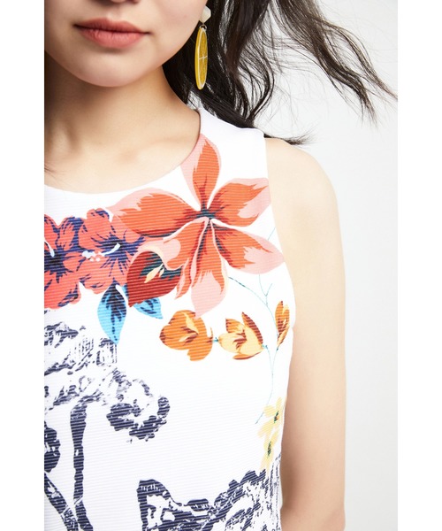 Desigual(デシグアル)の「ハワイアンタイトワンピース(チュニック・レディース・ホワイト・2L/SS/S/M/L)」の8枚目の写真