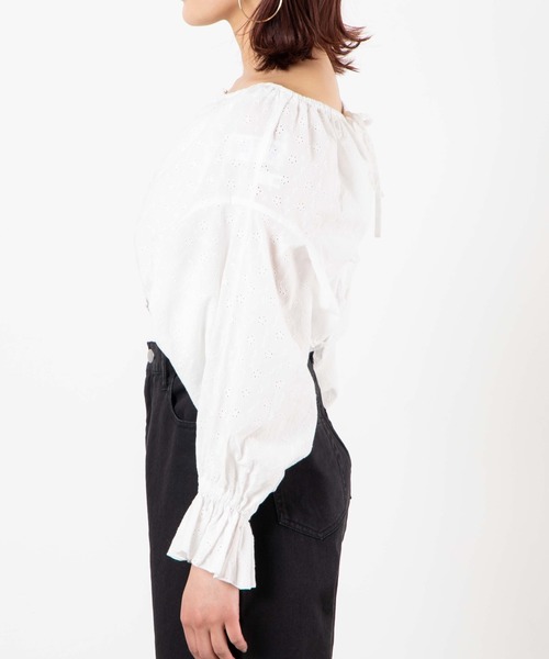WEGO(ウィゴー)の「WEGO/コットンレース2wayシャーリングブラウス(シャツ/ブラウス・レディース・ホワイト・FREE)」の7枚目の写真