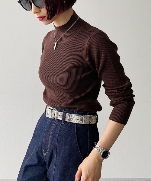 PAGEBOY（ページボーイ）の「ハイネックタイトニット（ニット/セーター・レディース・ブラック/ダークブラウン/オフホワイト/パープル系その他/アクア・FREE）」の4枚目の写真