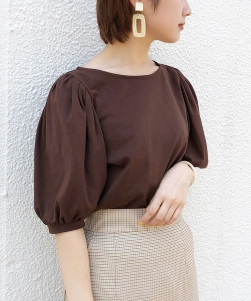 one after another NICE CLAUP（ワンアフターアナザーナイスクラップ）の「肩パフTシャツ（Tシャツ/カットソー・レディース・コーラル/ブラック/オフホワイト/ブラウン/ベージュ・FREE）」の3枚目の写真