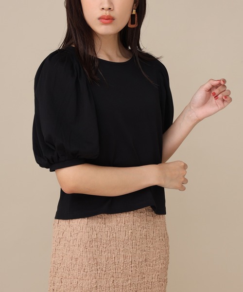 one after another NICE CLAUP（ワンアフターアナザーナイスクラップ）の「肩パフTシャツ（Tシャツ/カットソー・レディース・コーラル/ブラック/オフホワイト/ブラウン/ベージュ・FREE）」の2枚目の写真