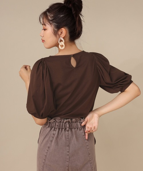 one after another NICE CLAUP（ワンアフターアナザーナイスクラップ）の「肩パフTシャツ（Tシャツ/カットソー・レディース・コーラル/ブラック/オフホワイト/ブラウン/ベージュ・FREE）」の16枚目の写真