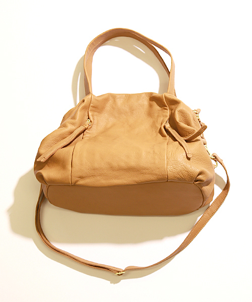 Beau're(ヴュレ)の「ボストン型ショルダーBAG (Beau're)(ショルダーバッグ・レディース・ネイビー/キャメル/ブラック/ナチュラル・FREE)」の12枚目の写真